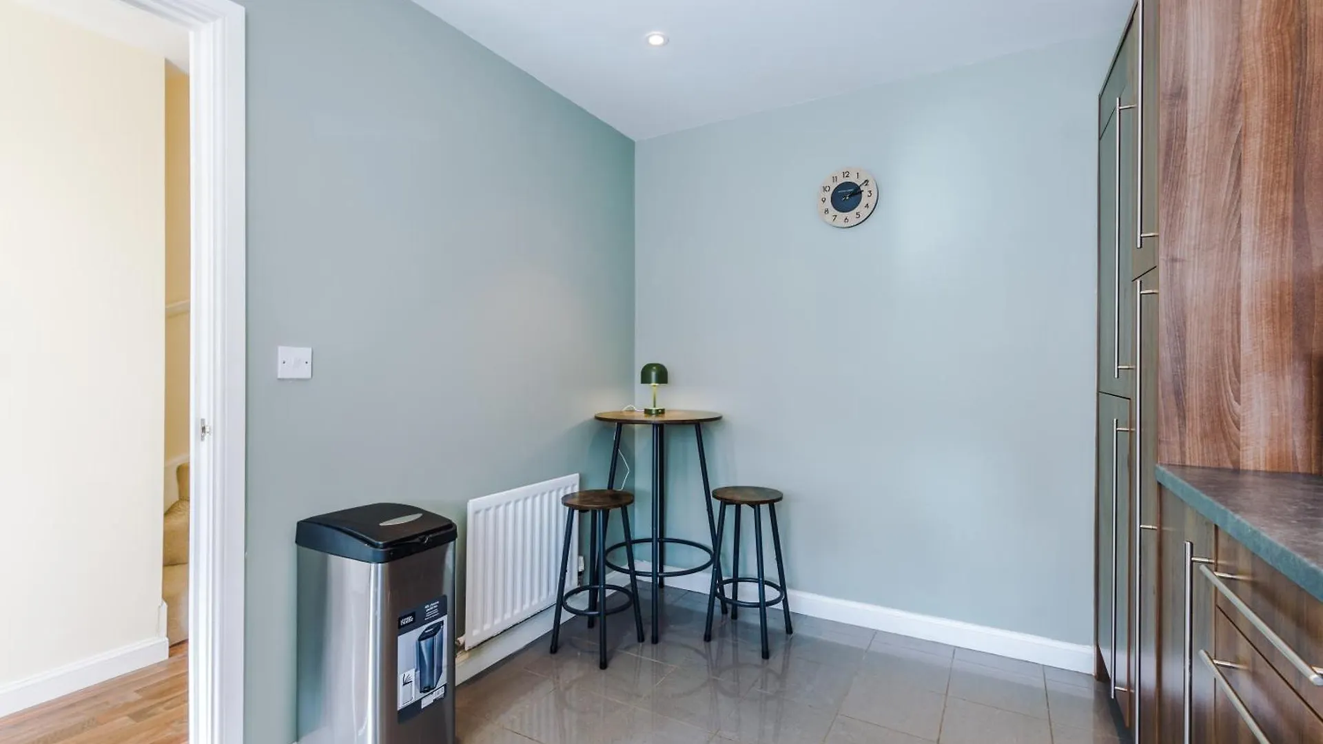 Modern Semi Detached In A Quiet Location, Driveway Parking Villa Ewloe 0*,