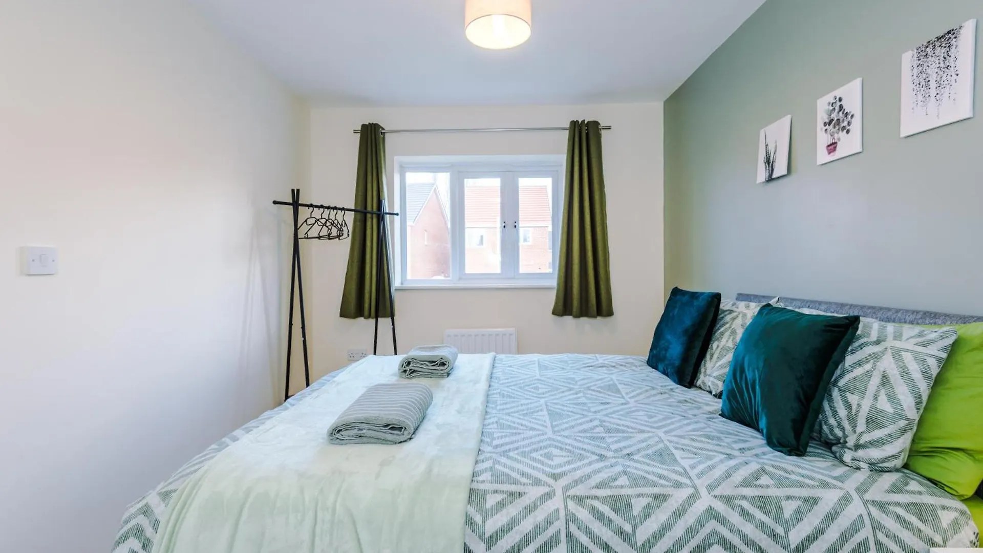 Holiday home Modern Semi Detached In A Quiet Location, Driveway Parking Villa Ewloe